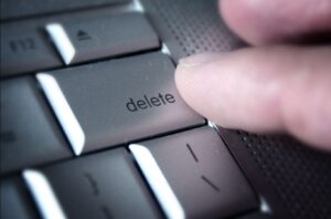 Deleting Voicemail on a Laptop